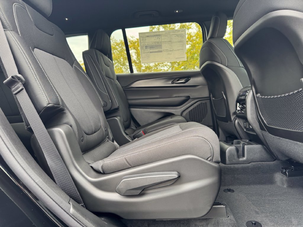 New 2027 Jeep Grand Cherokee L 4WD image 12