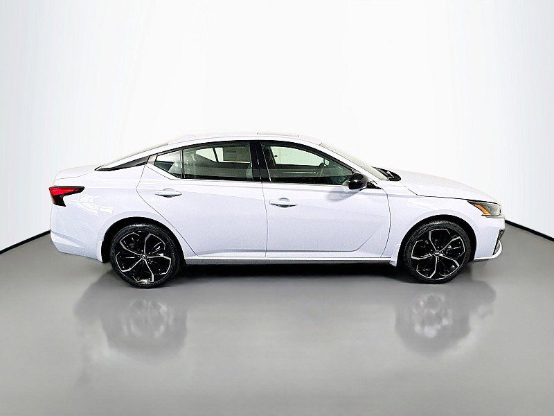 New 2025 Nissan Altima 2.5 SR w/ SR Premium Package image 8