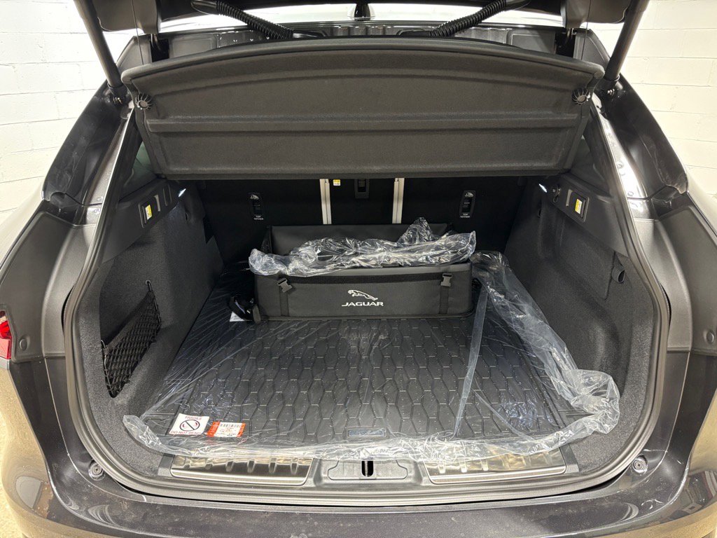 New 2026 Jaguar F-PACE R-Dynamic S image 42