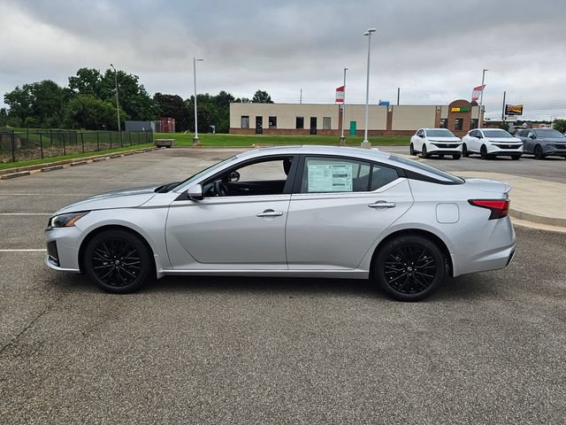 Used 2025 Nissan Altima 2.5 SV w/ SV Special Edition Package FWD image 4
