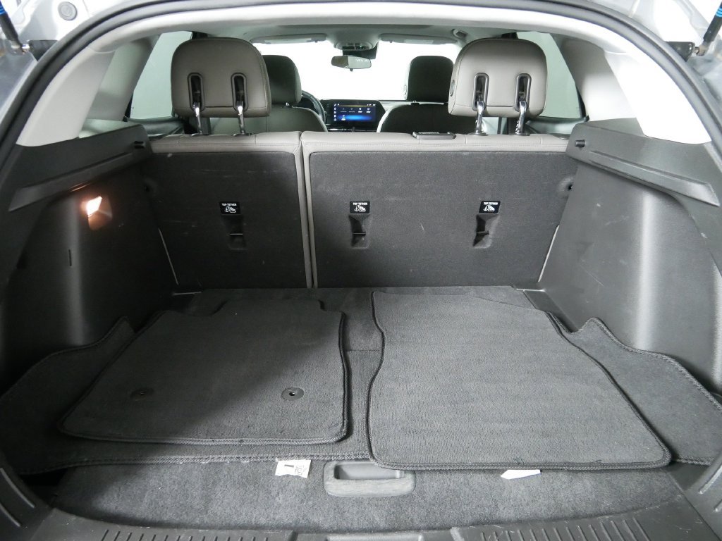 Used 2025 Chevrolet Trax ACTIV w/ Sunroof Package FWD image 17