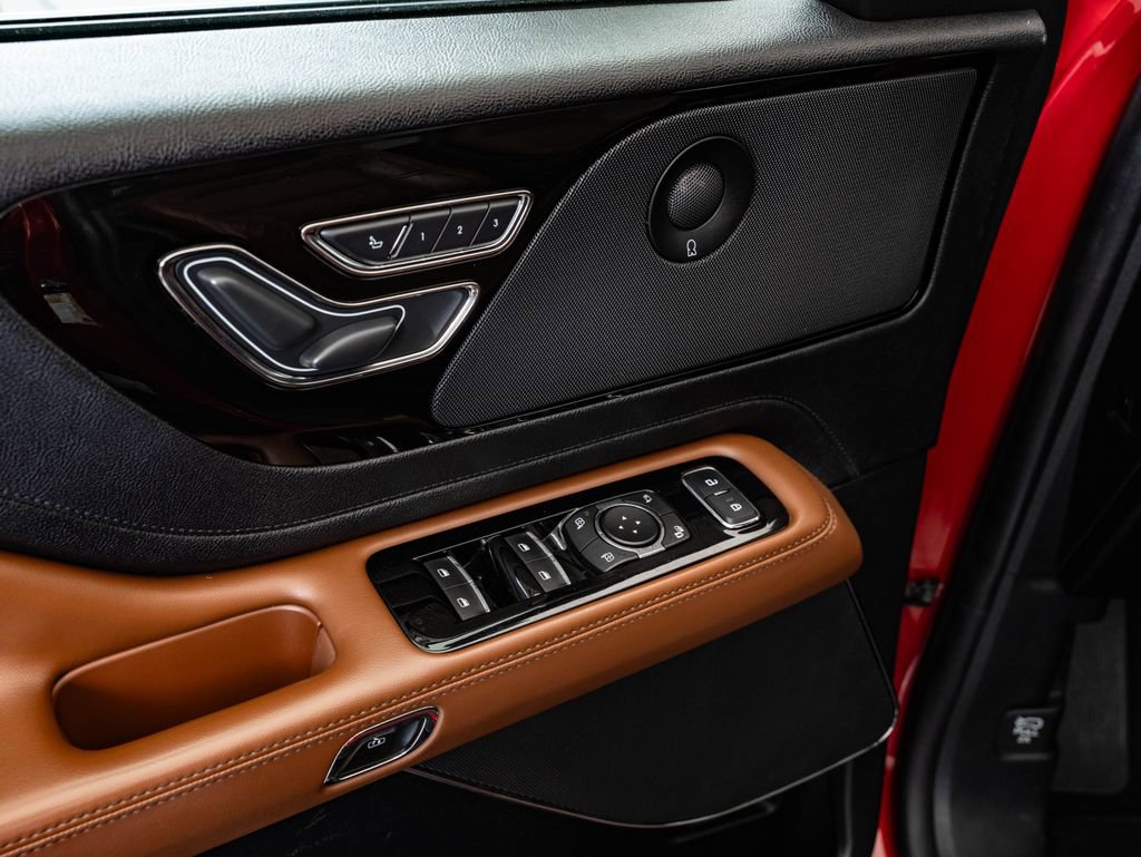 Used 2021 Lincoln Aviator Reserve image 26