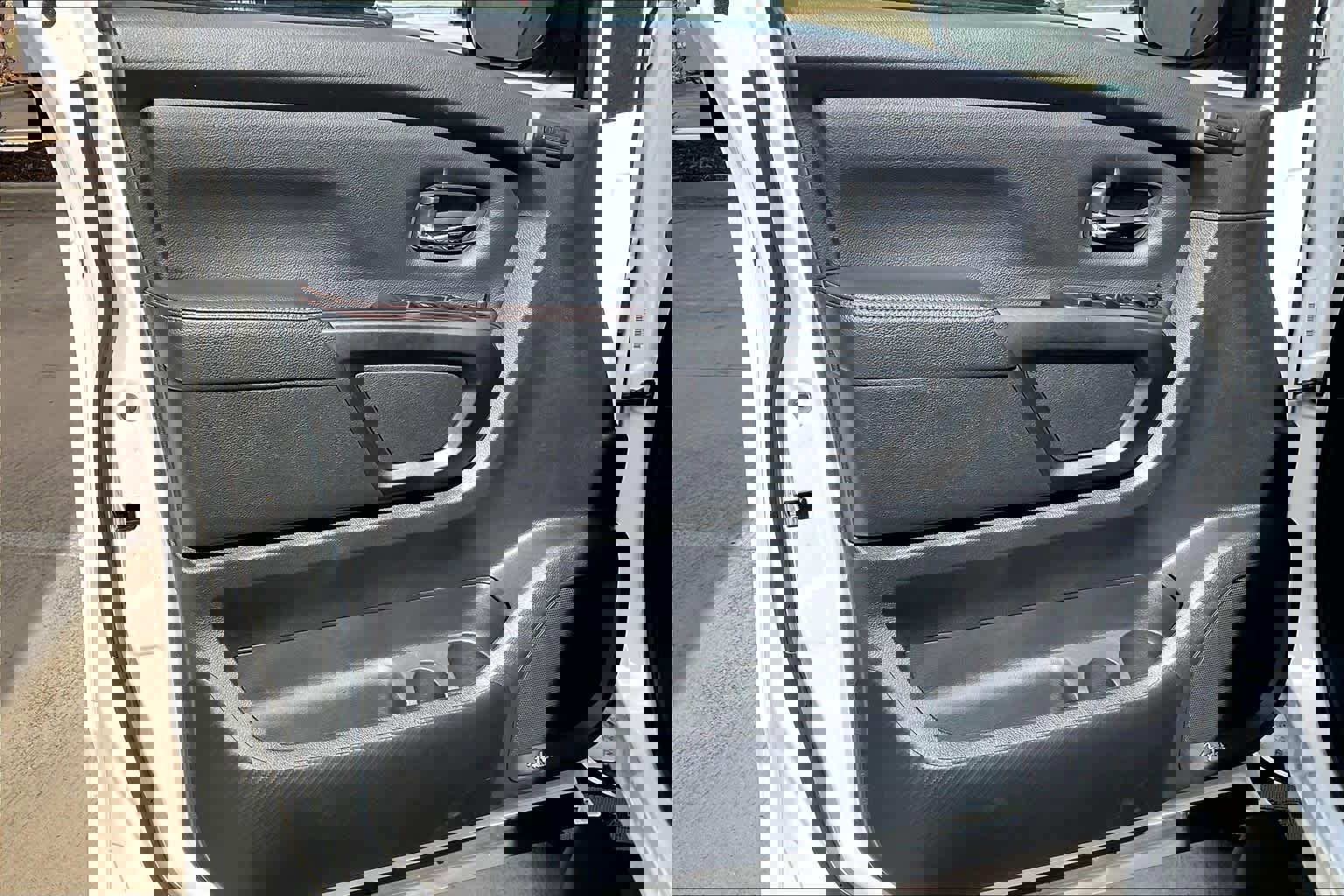 Used 2024 Nissan Titan PRO-4X w/ Pro-4x Convenience Package image 22