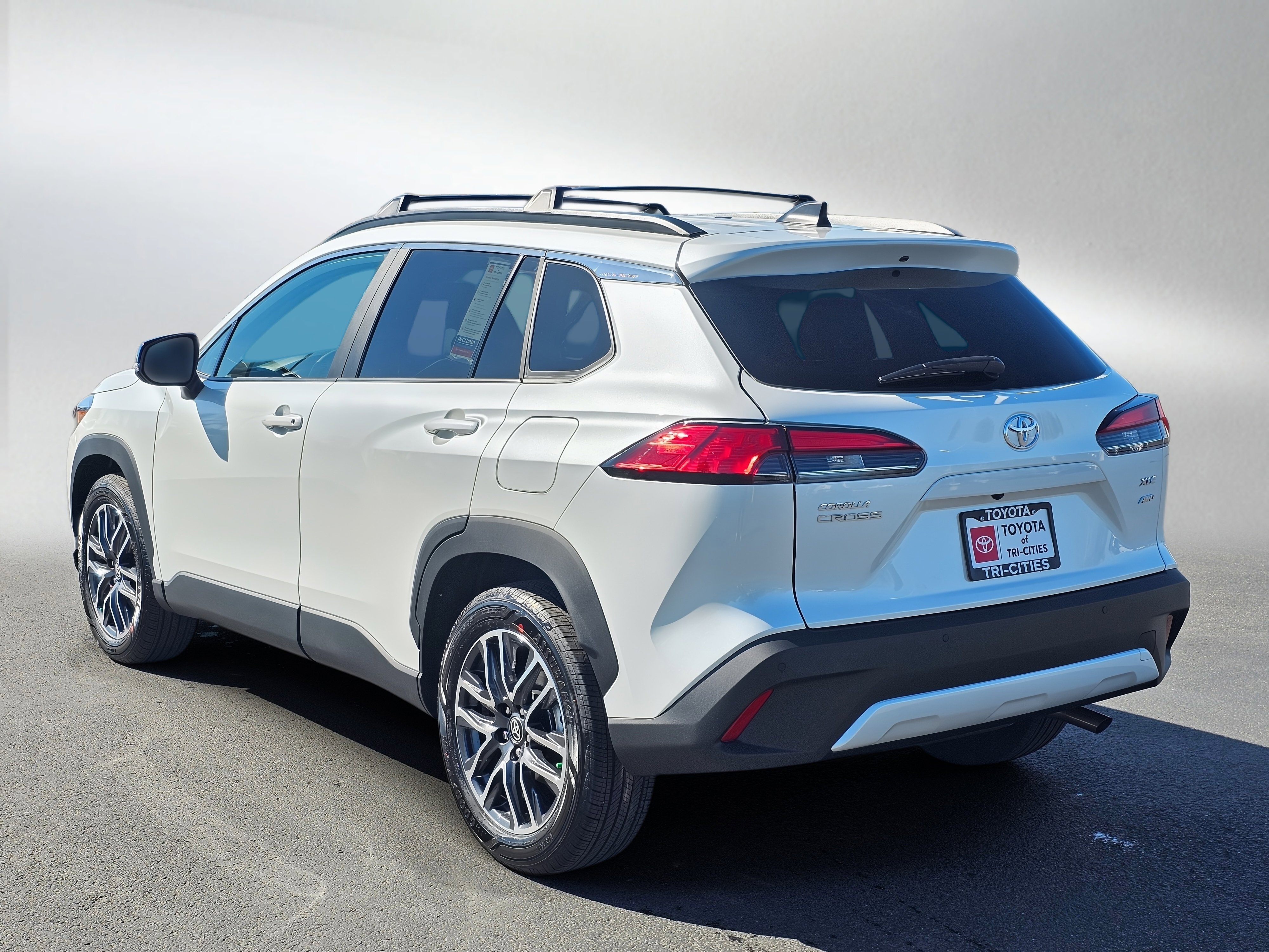 Used 2026 Toyota Corolla Cross XLE w/ Convenience Package image 3