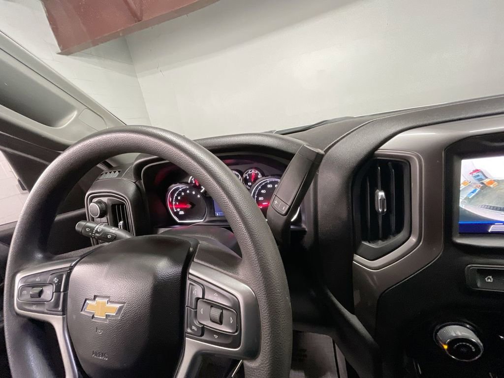 Used 2023 Chevrolet Silverado 2500 Custom w/ Custom Value Package image 15