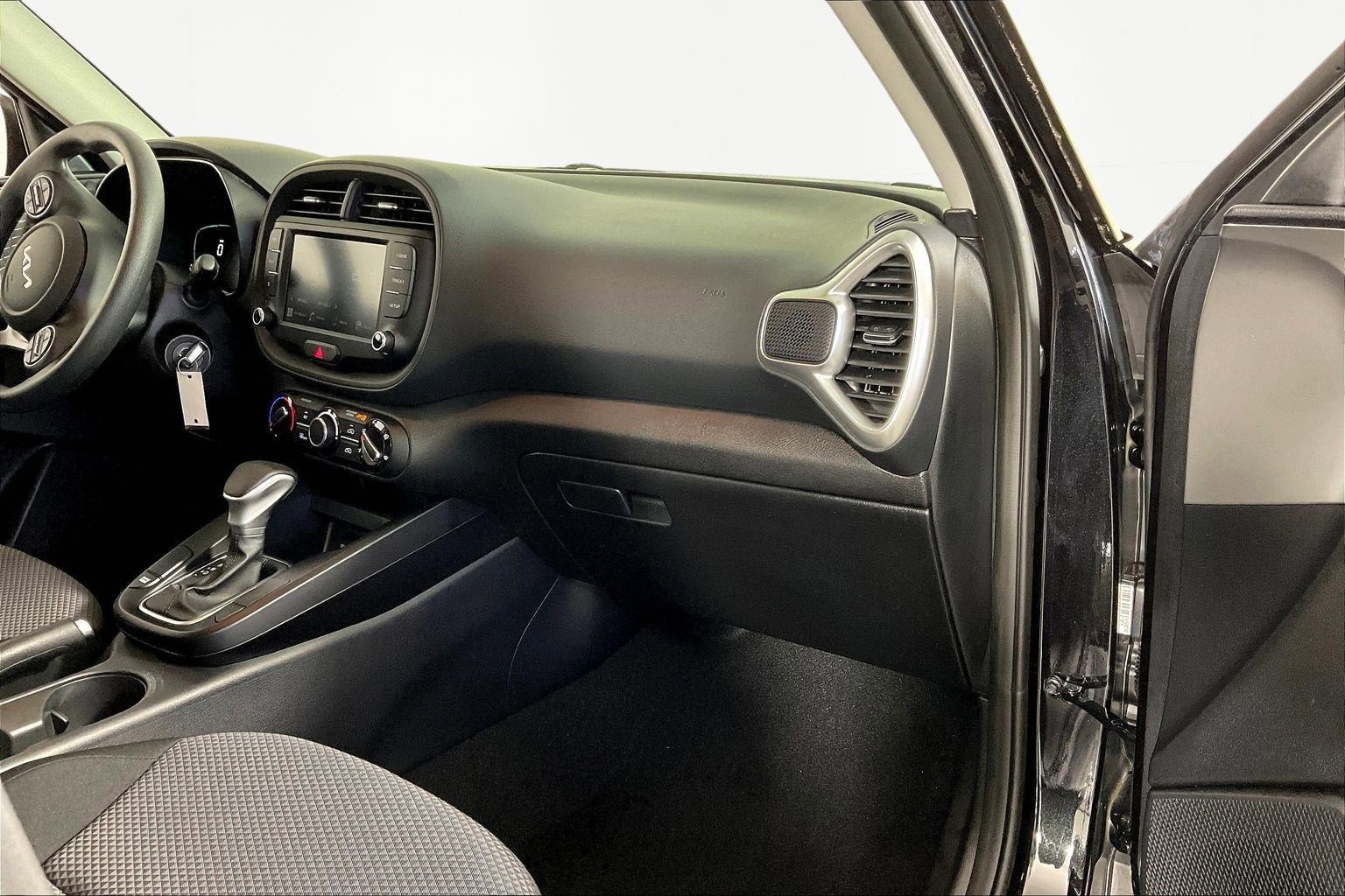 Used 2023 Kia Soul LX FWD image 25
