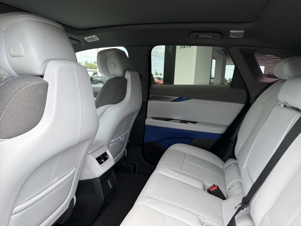 New 2027 Cadillac Optiq Luxury AWD/4WD image 20