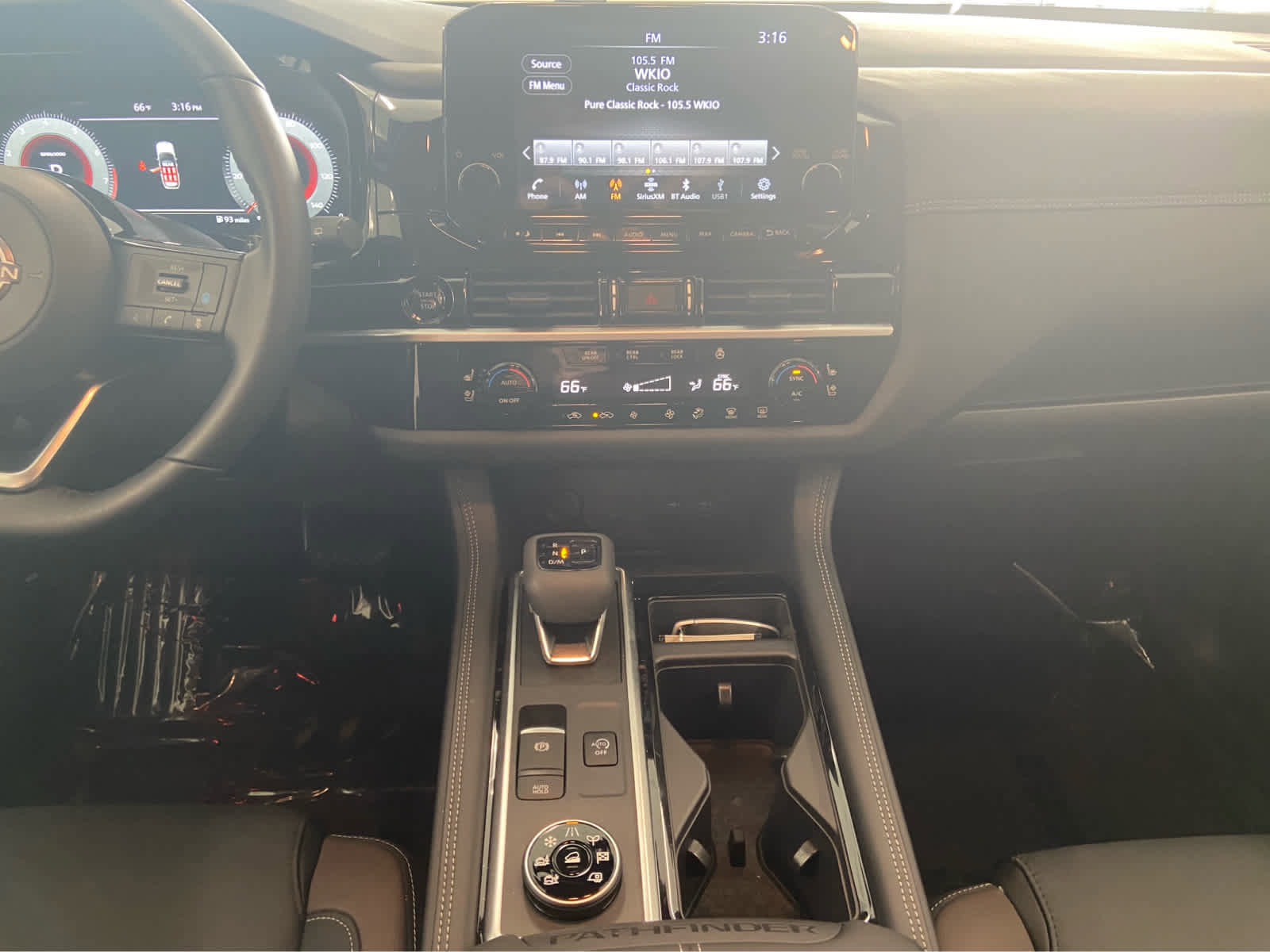 Used 2025 Nissan Pathfinder Platinum w/ Cargo Package image 20