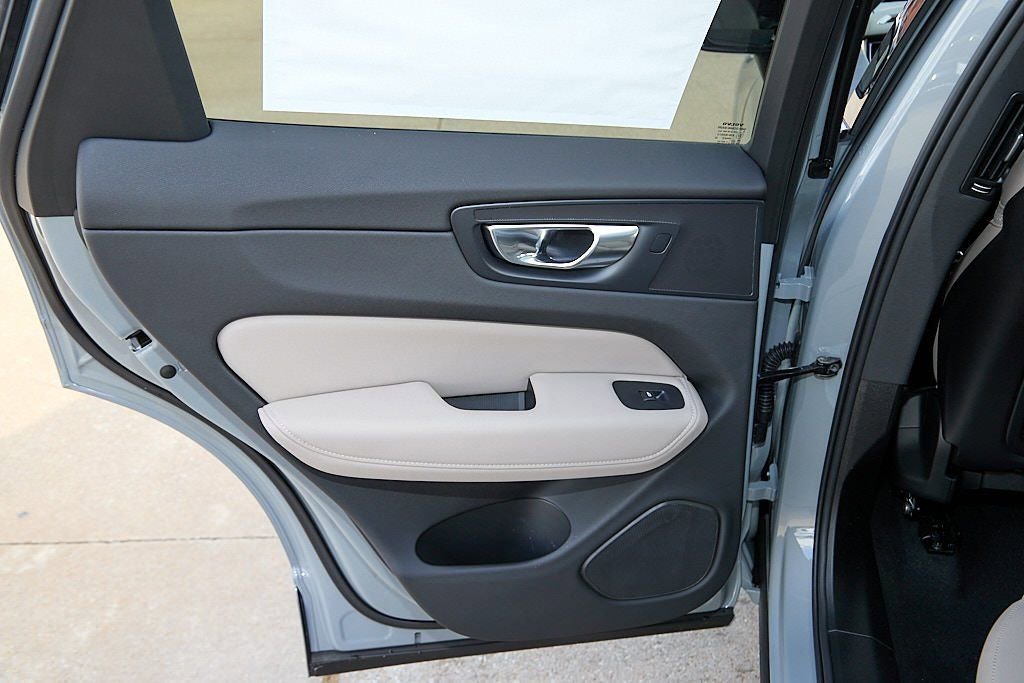 New 2026 Volvo XC60 B5 Core image 18