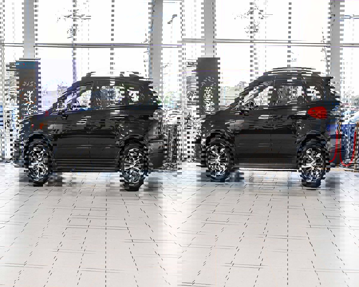 Used 2010 Subaru Tribeca Limited image 8