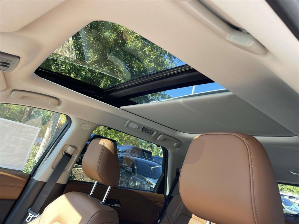 New 2025 Nissan Pathfinder Platinum image 14