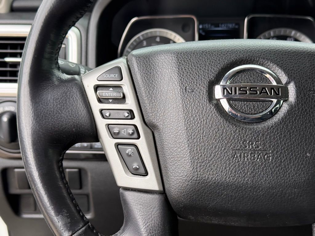 Used 2018 Nissan Titan SV w/ SV Convenience Package RWD image 16