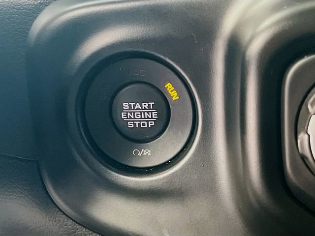 Used 2022 Jeep Wrangler Unlimited Sahara AWD/4WD image 19
