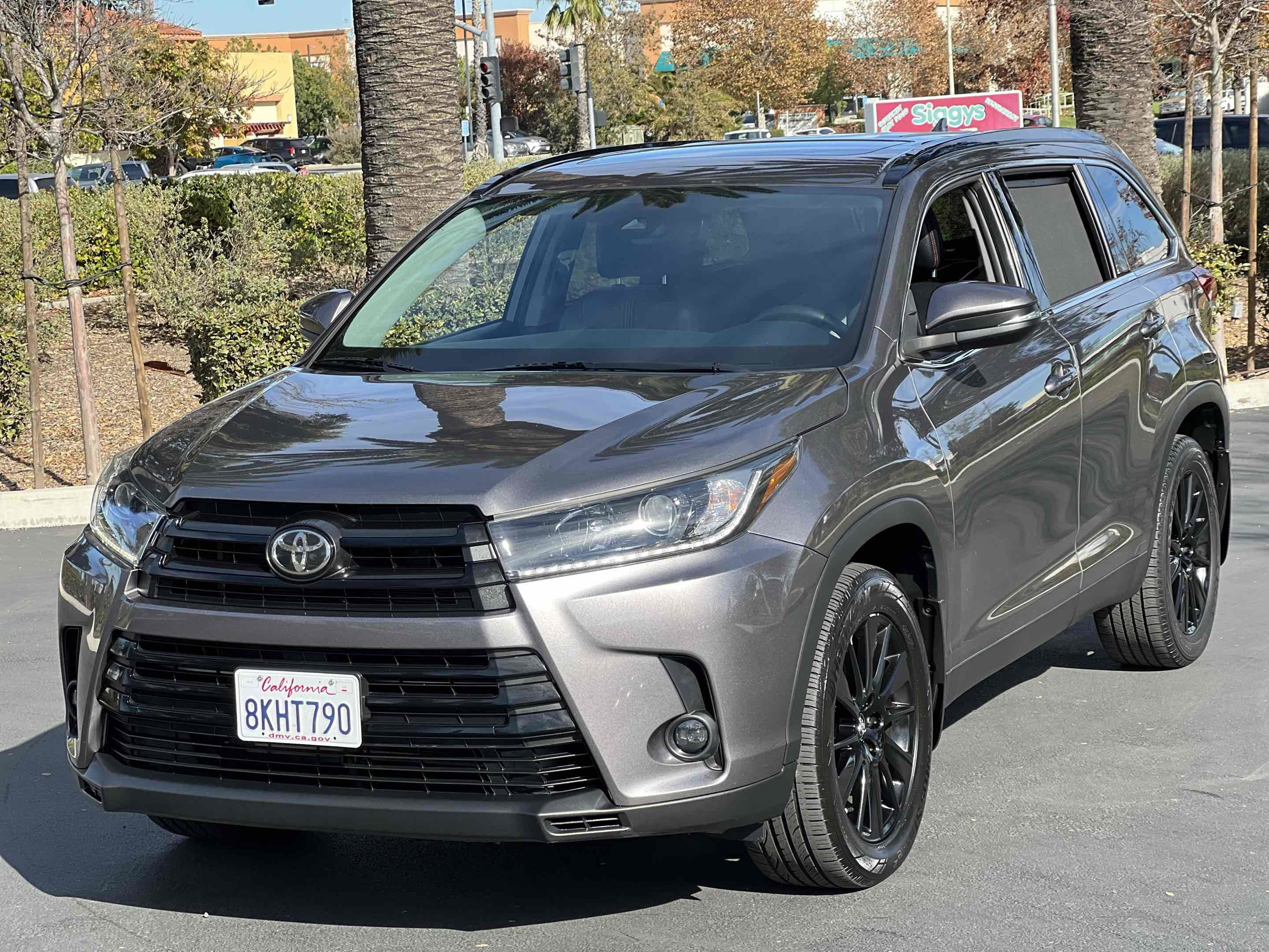 Used 2019 Toyota Highlander XLE image 18