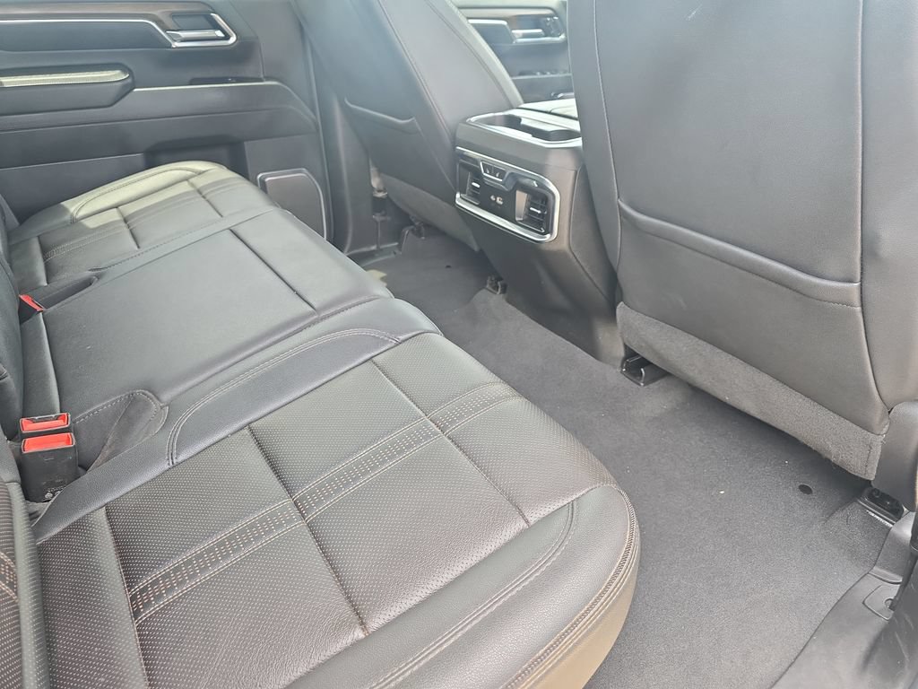 Used 2024 Chevrolet Silverado 3500 High Country w/ Technology Package AWD/4WD image 10