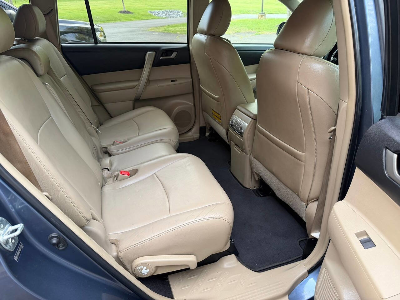 Used 2013 Toyota Highlander SE AWD/4WD image 27