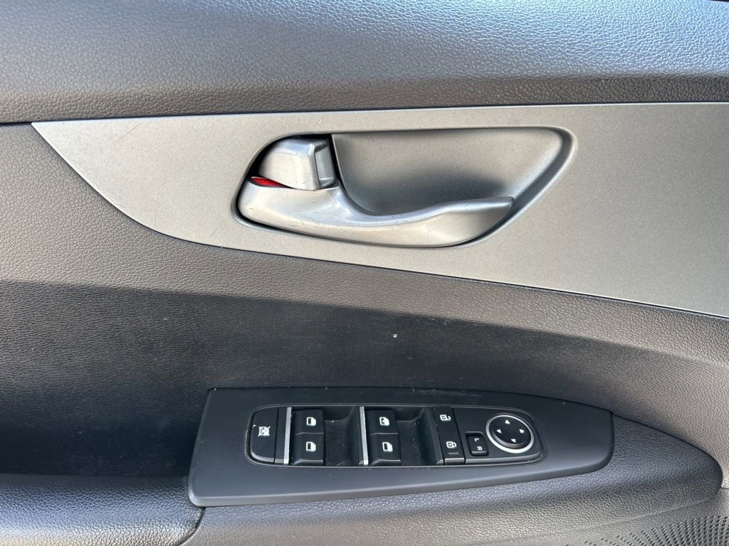 Used 2021 Kia Forte LXS image 17
