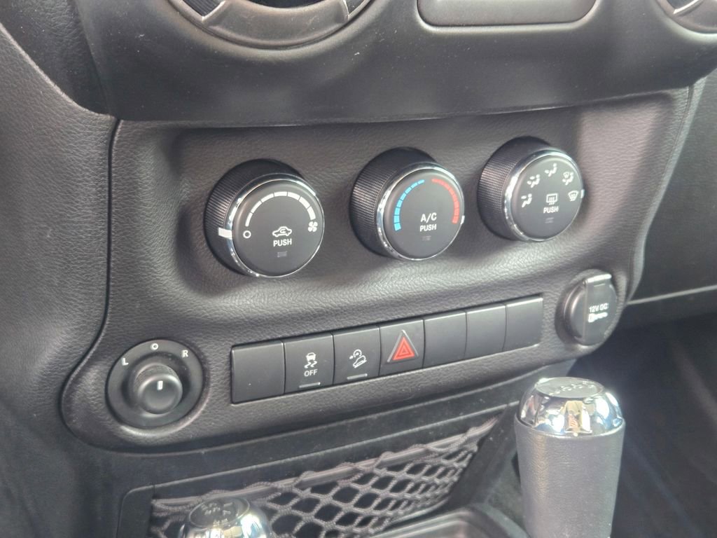 Used 2018 Jeep Wrangler Unlimited Sport S image 32