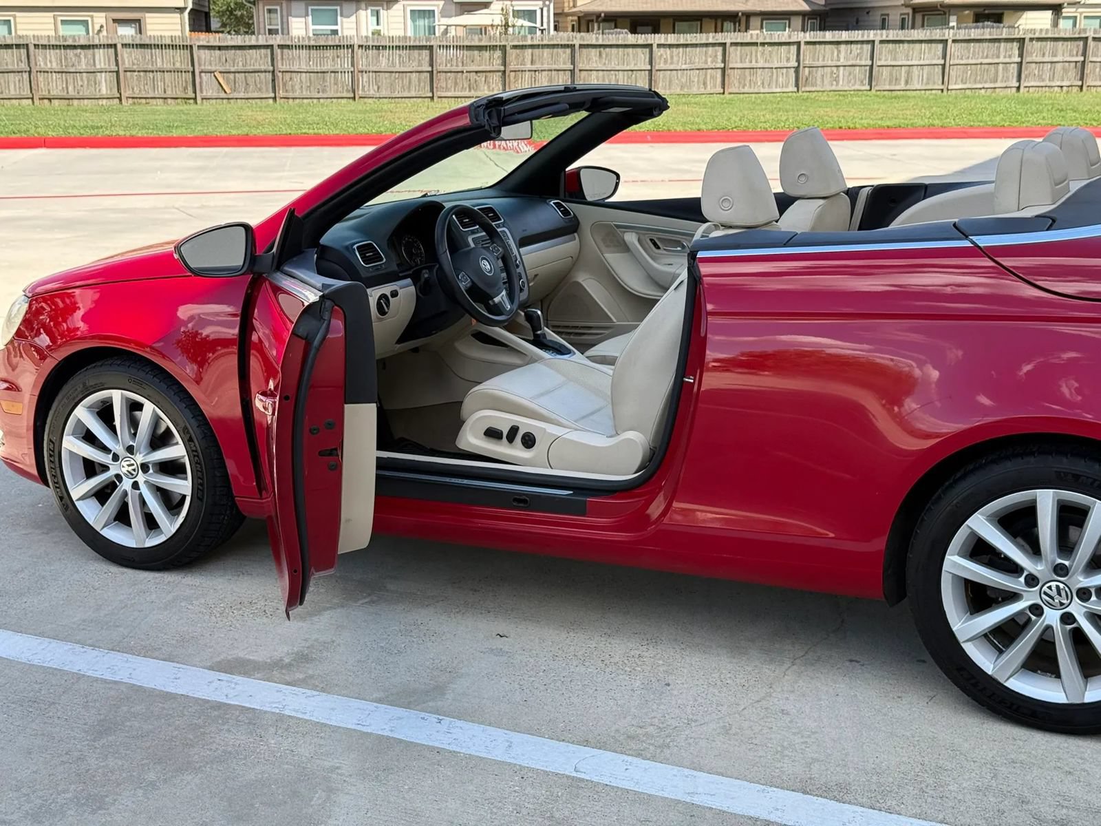 Used 2012 Volkswagen Eos Komfort FWD image 14