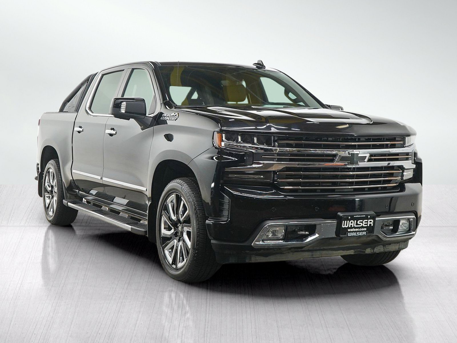 Used 2019 Chevrolet Silverado 1500 High Country w/ Technology Package AWD/4WD image 7
