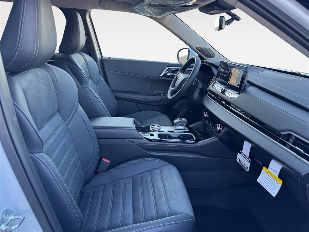 New 2026 Mitsubishi Outlander SE image 15