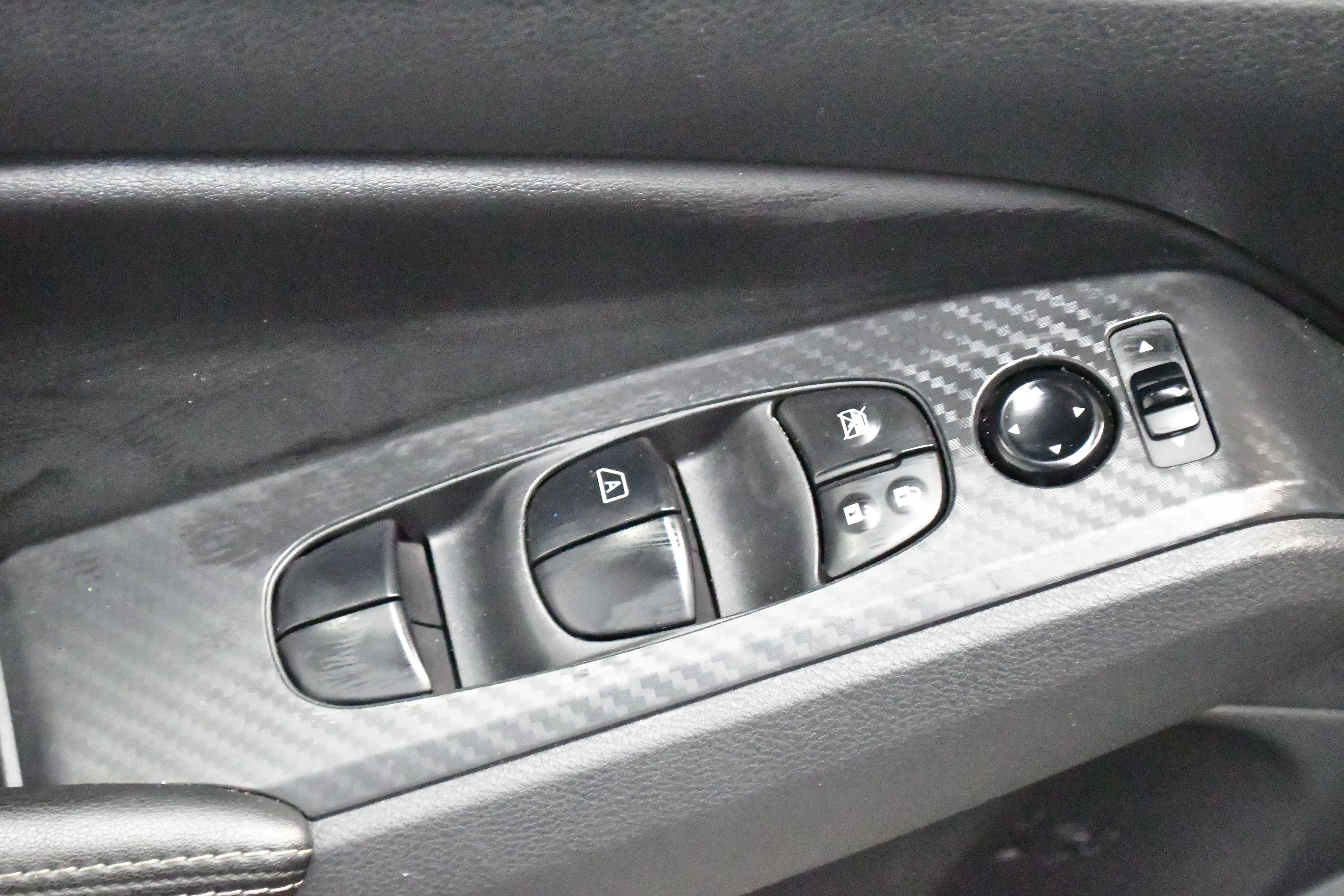 Used 2025 Nissan Altima 2.5 SV FWD image 15
