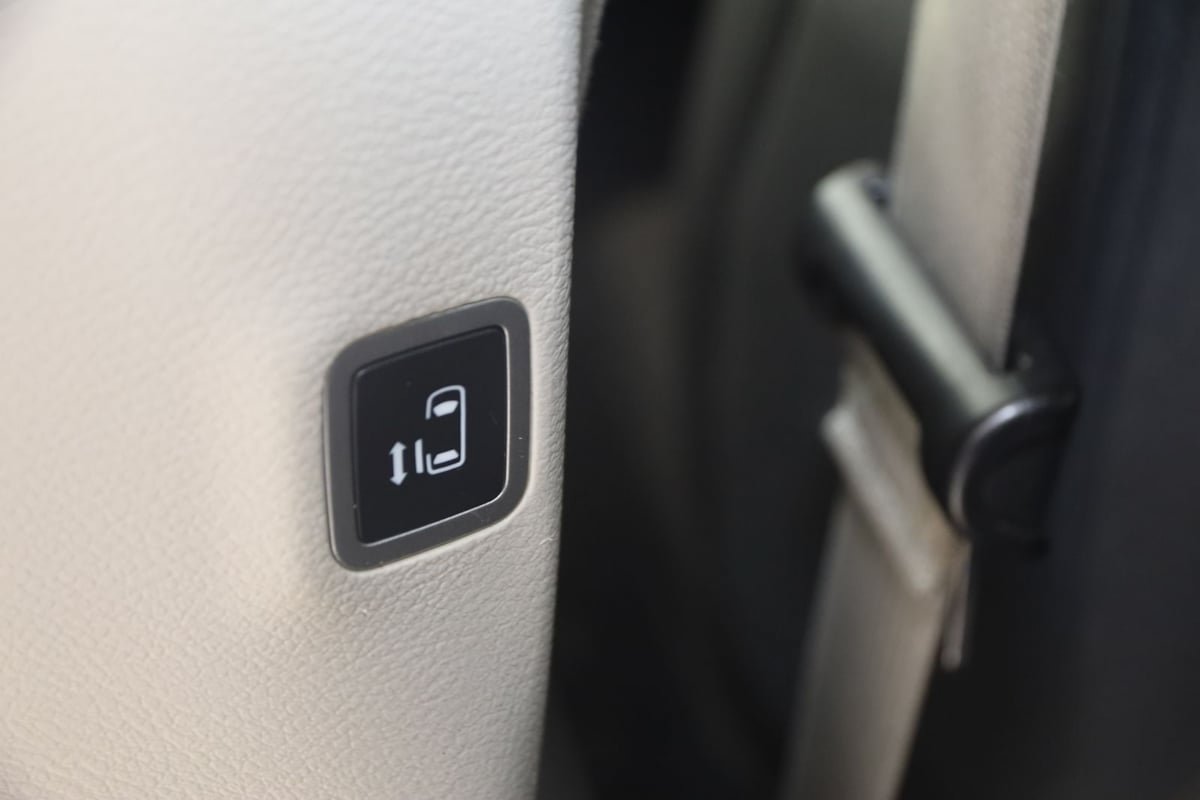 Used 2020 Chrysler Pacifica Touring FWD image 49