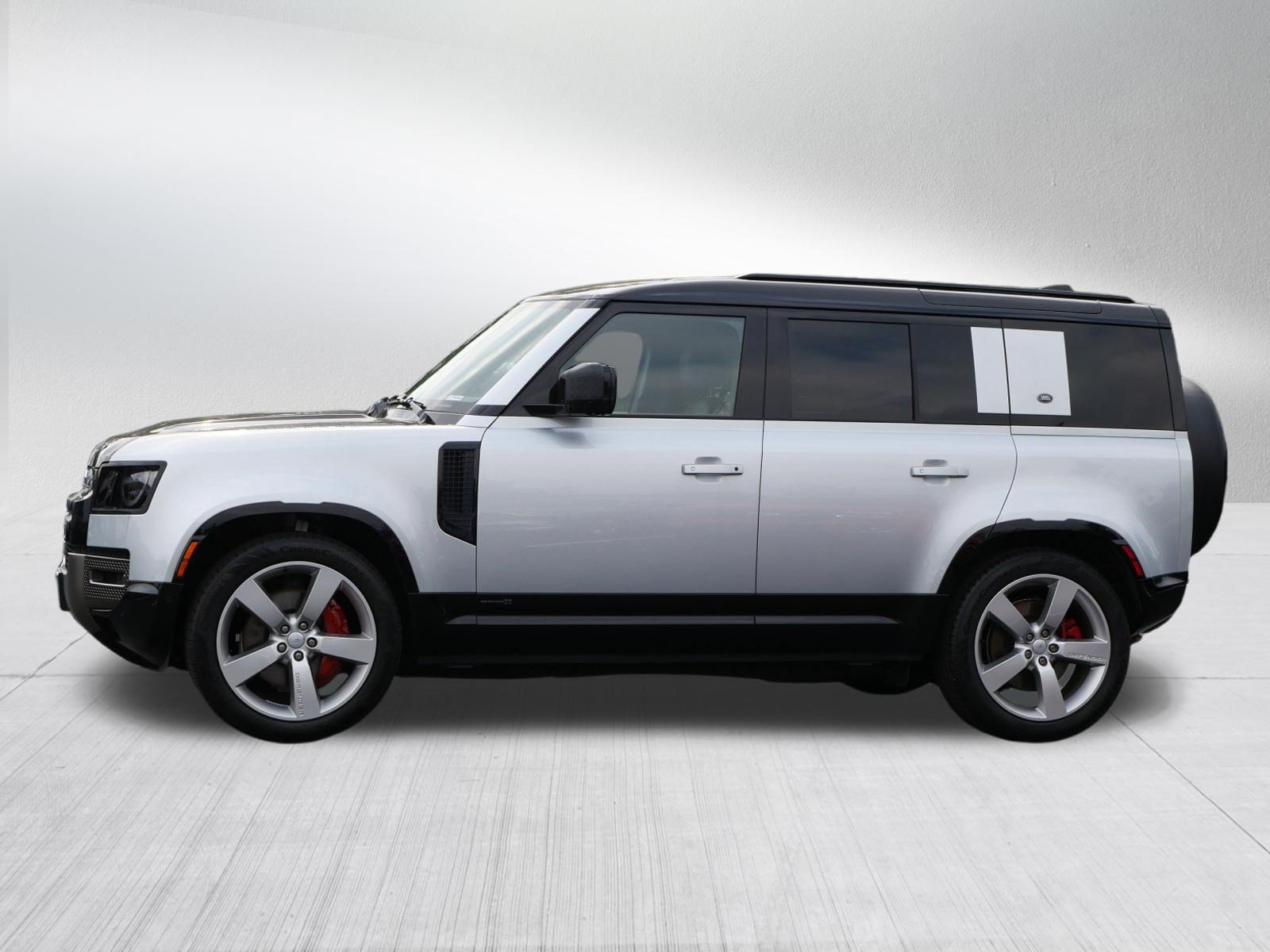 Certified 2024 Land Rover Defender 110 X AWD/4WD image 2