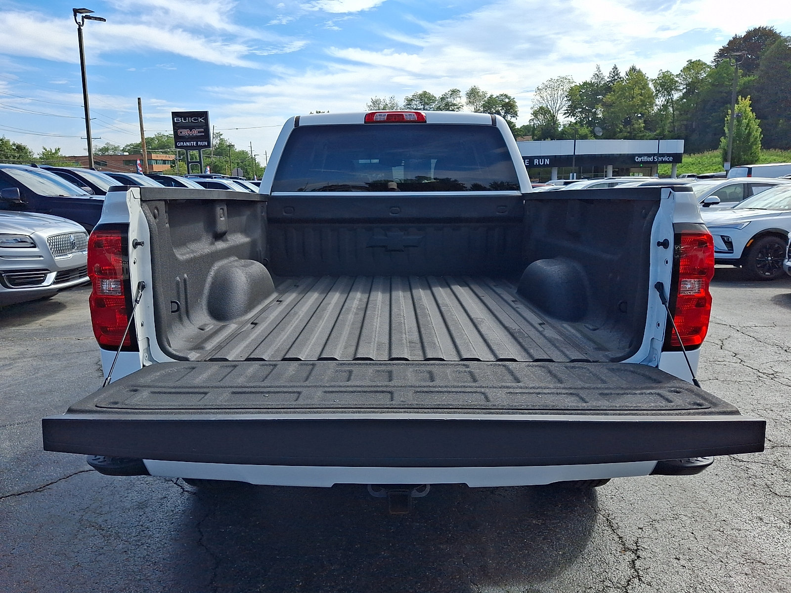 Used 2018 Chevrolet Silverado 1500 Custom w/ Custom Value Package AWD/4WD image 28