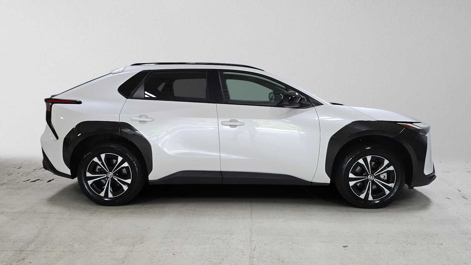 Used 2024 Toyota bZ4X AWD w/ Weather Package image 2