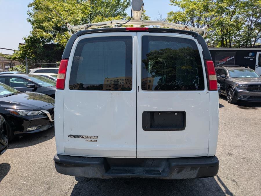Used 2012 Chevrolet Express 2500 image 5