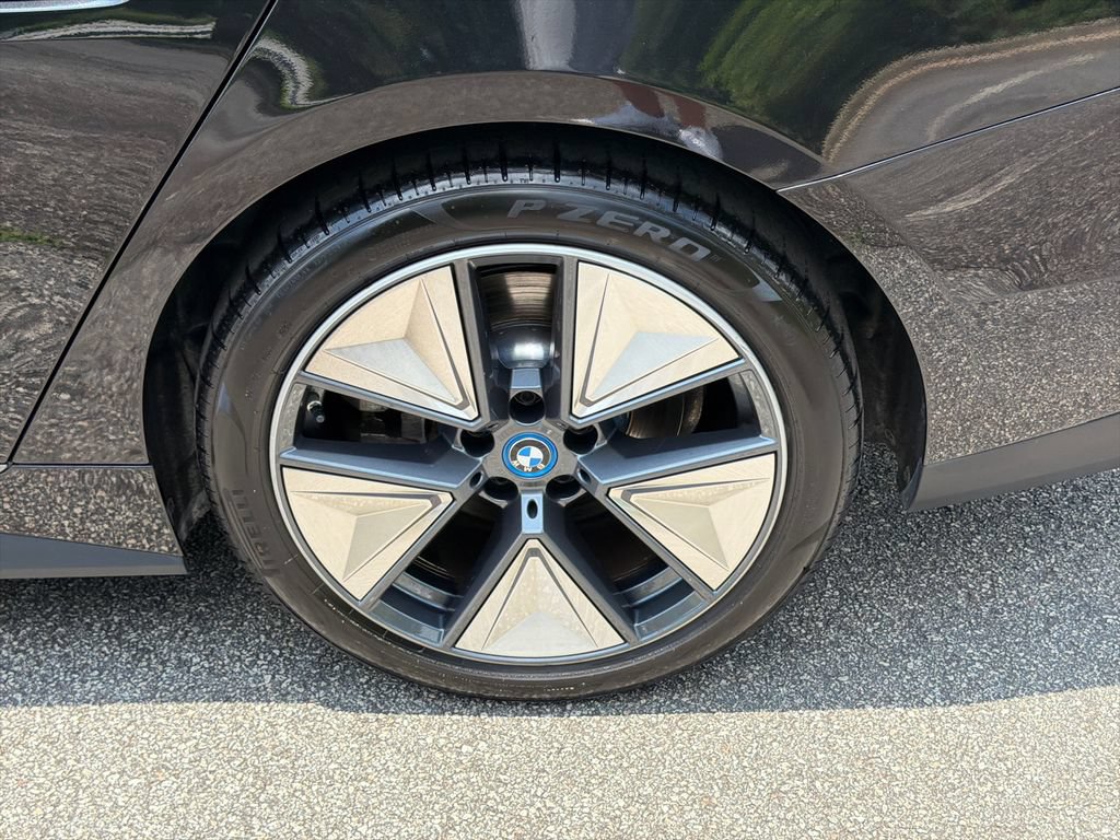 Used 2023 BMW i4 eDrive40 w/ Premium Package RWD image 19