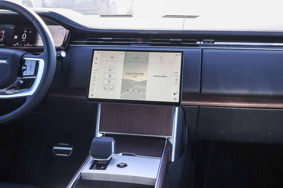 New 2026 Land Rover Range Rover Long Wheelbase SE AWD/4WD image 21