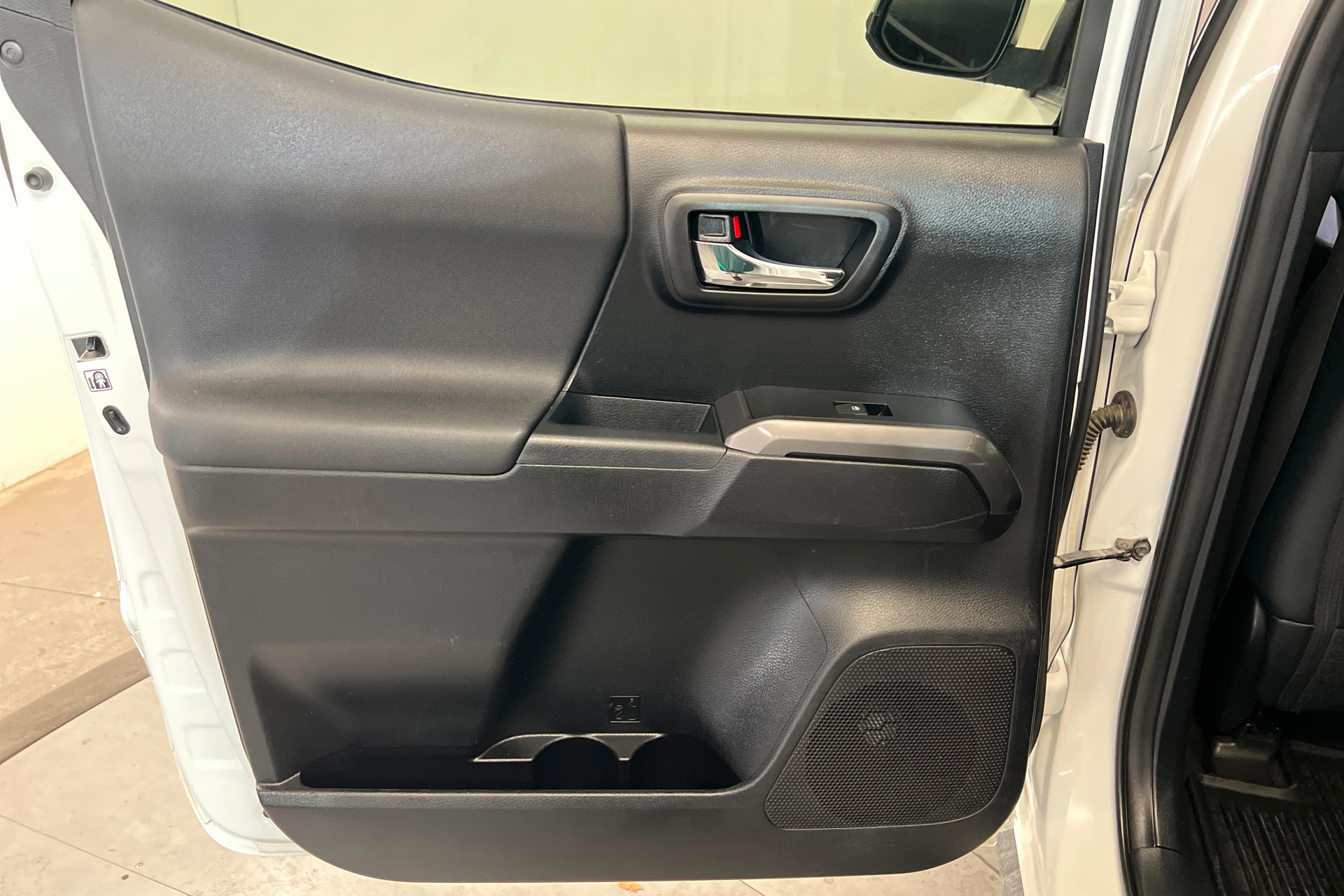 Used 2019 Toyota Tacoma TRD Sport w/ TRD Premium Sport Package image 19