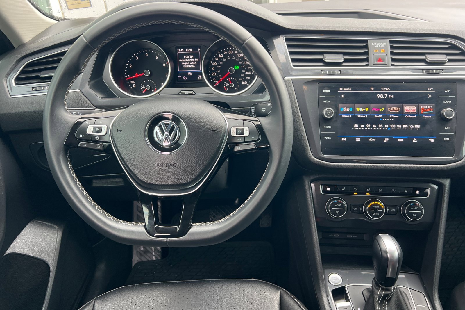 Used 2021 Volkswagen Tiguan SE image 11