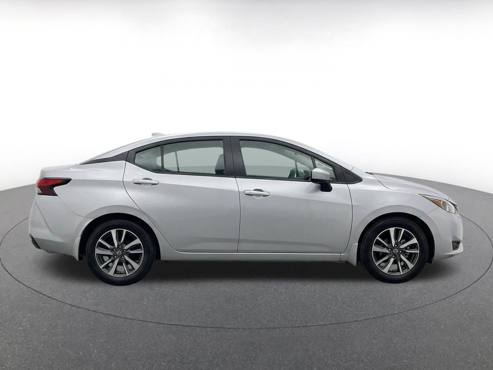 Used 2025 Nissan Versa SV FWD image 14