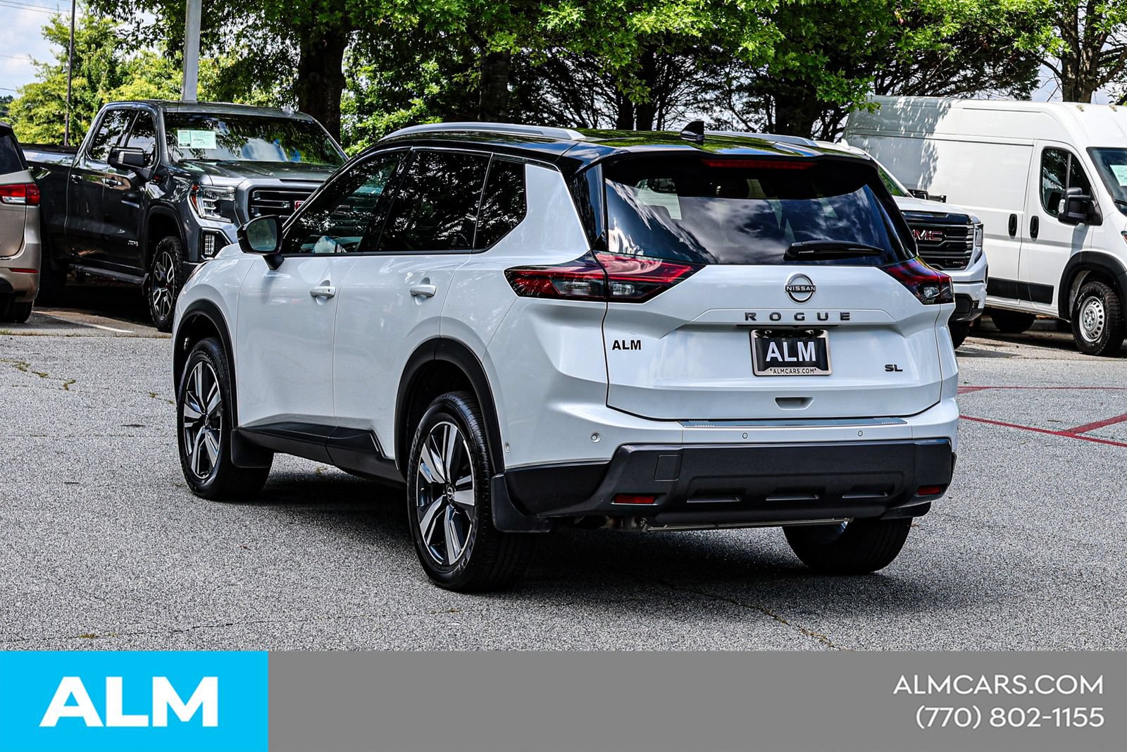 Used 2025 Nissan Rogue SL FWD image 9