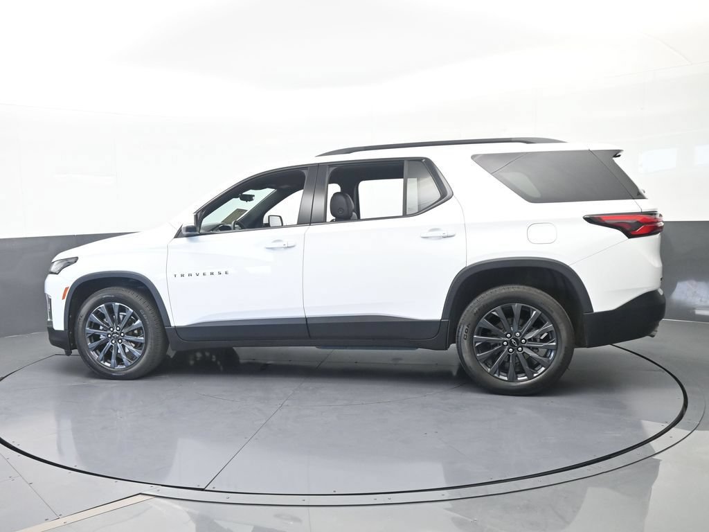 Used 2023 Chevrolet Traverse RS FWD image 3