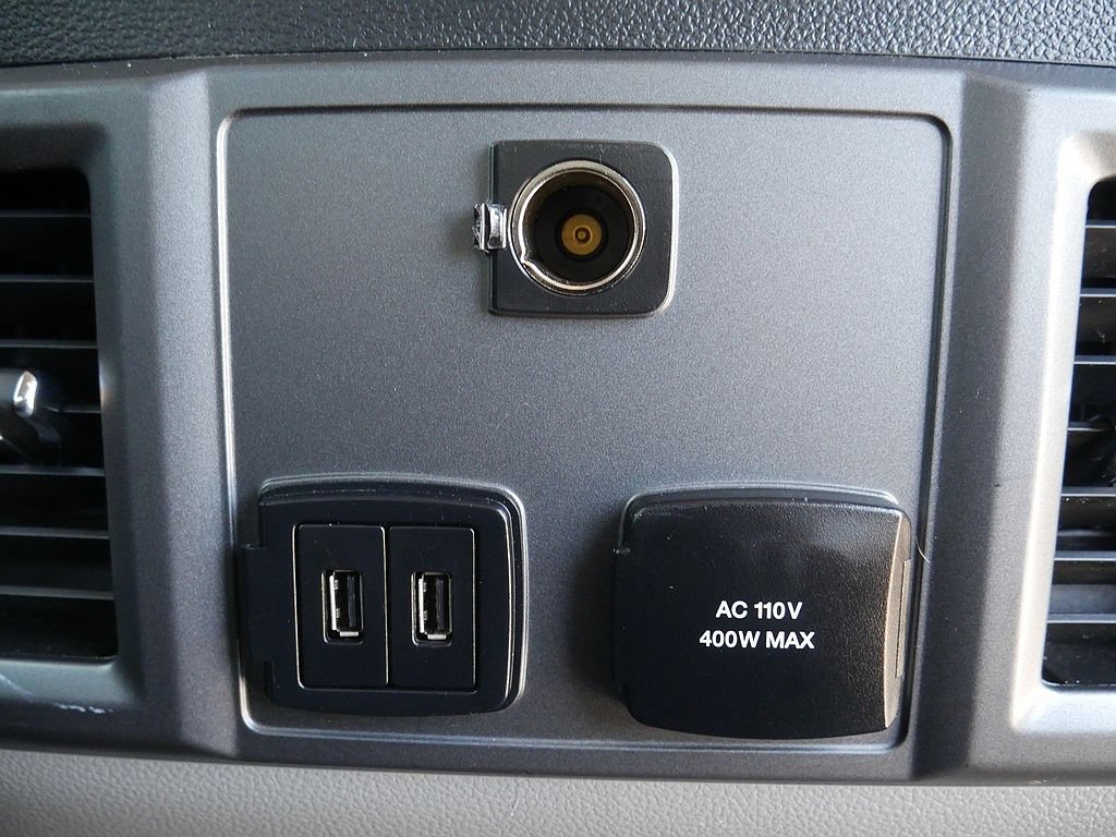 Used 2017 Ford F150 XLT w/ Equipment Group 302A Luxury AWD/4WD image 53