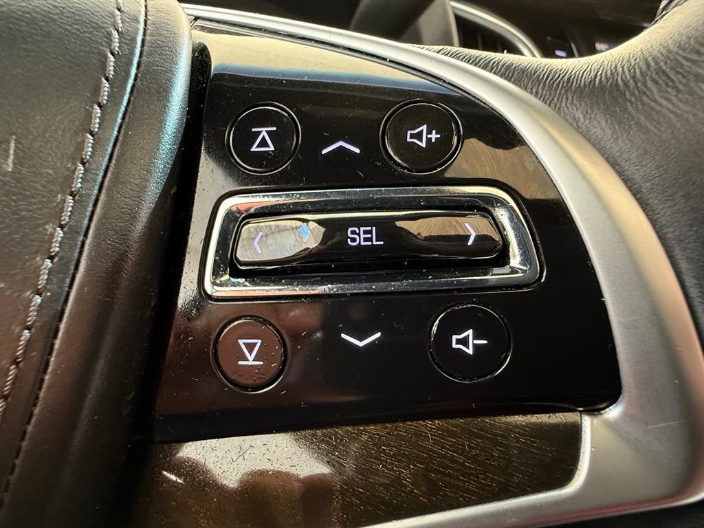 Used 2018 Cadillac Escalade Platinum AWD/4WD image 35