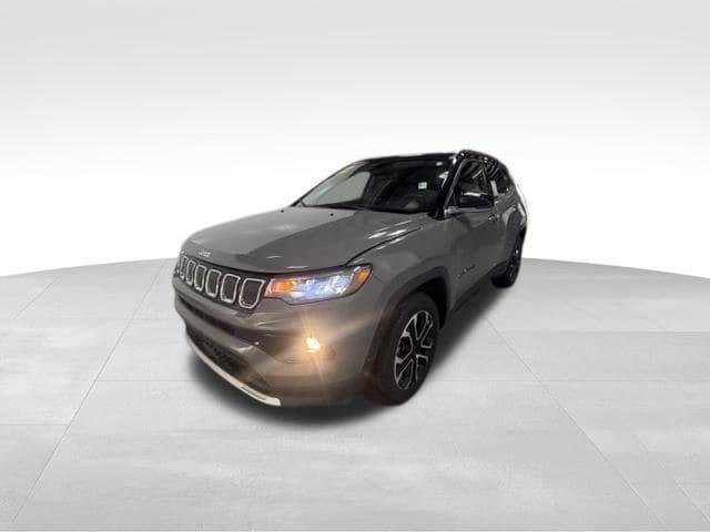 Certified 2022 Jeep Compass Limited AWD/4WD image 3