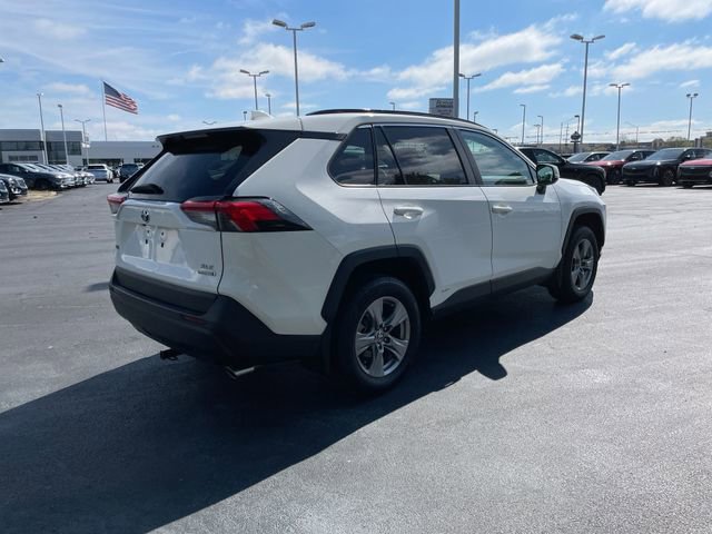 Used 2022 Toyota RAV4 XLE w/ Convenience Package image 5