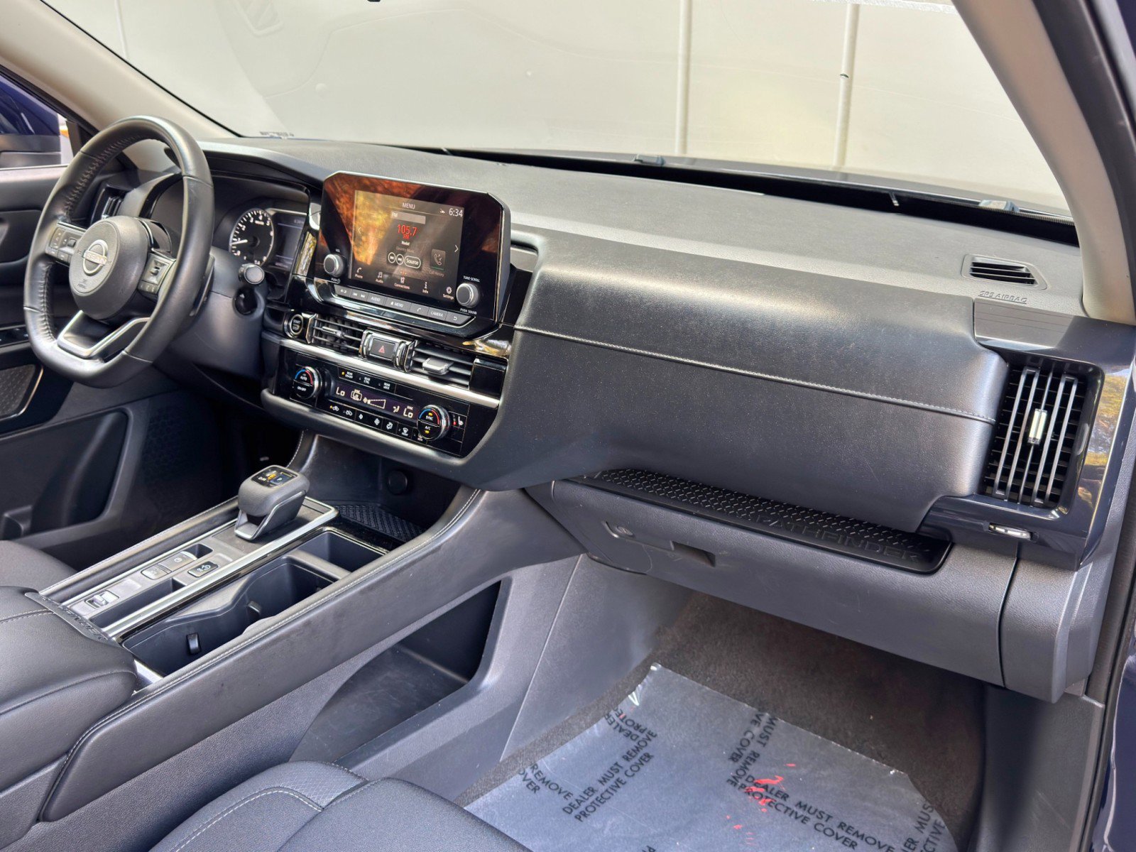 Used 2022 Nissan Pathfinder SV image 13