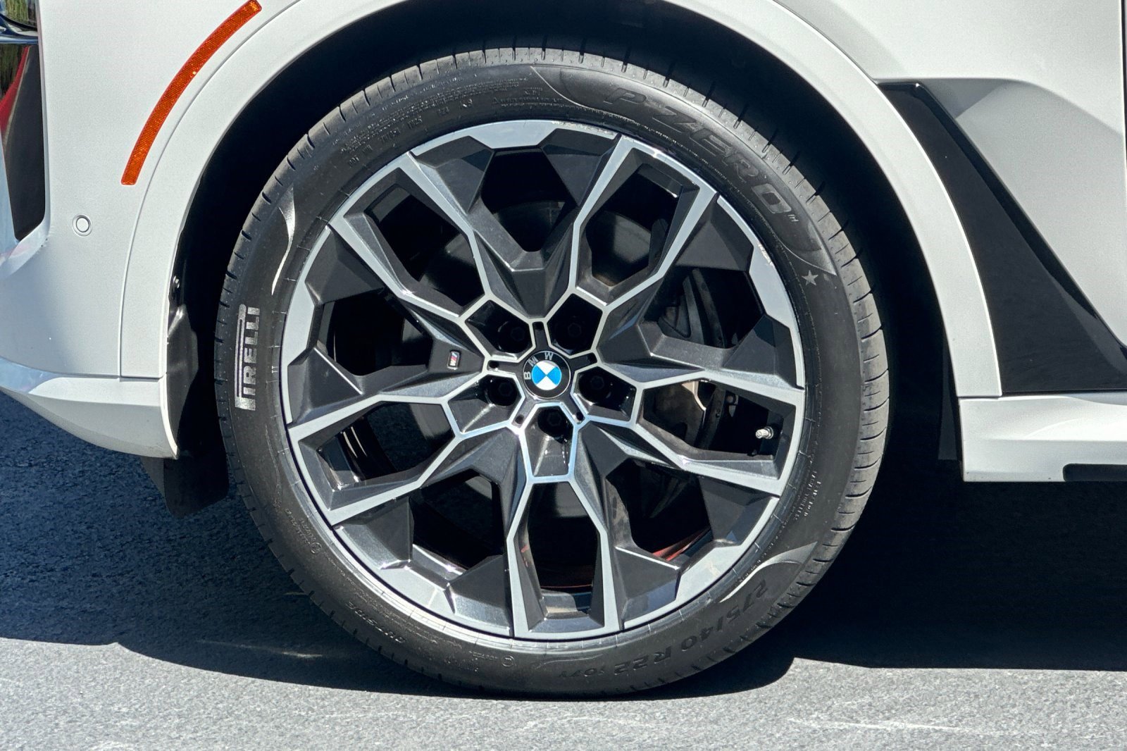 Certified 2024 BMW X7 xDrive40i w/ M Sport Package AWD/4WD image 36