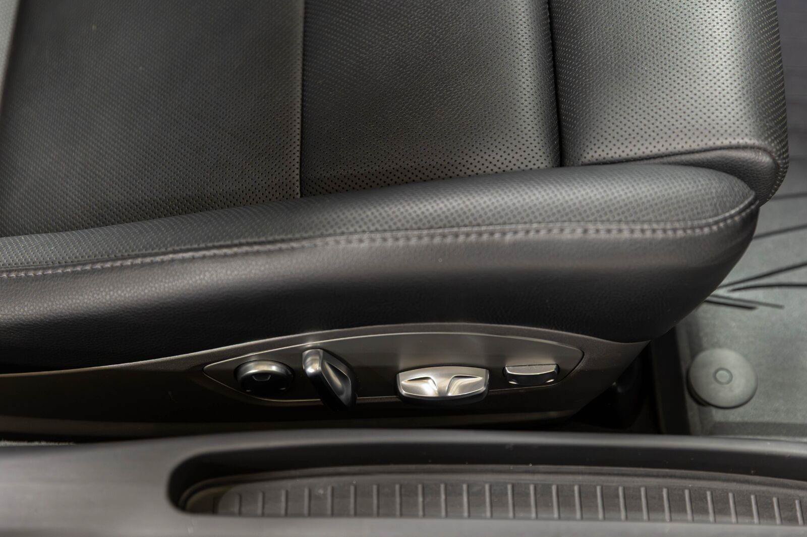 Used 2013 Porsche 911 Carrera RWD image 76