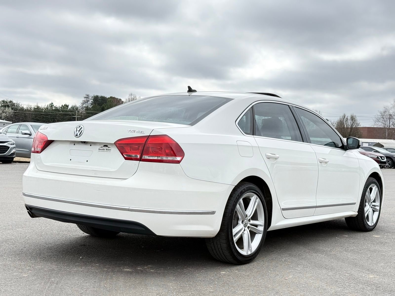 Used 2014 Volkswagen Passat 1.8T SEL Premium image 7