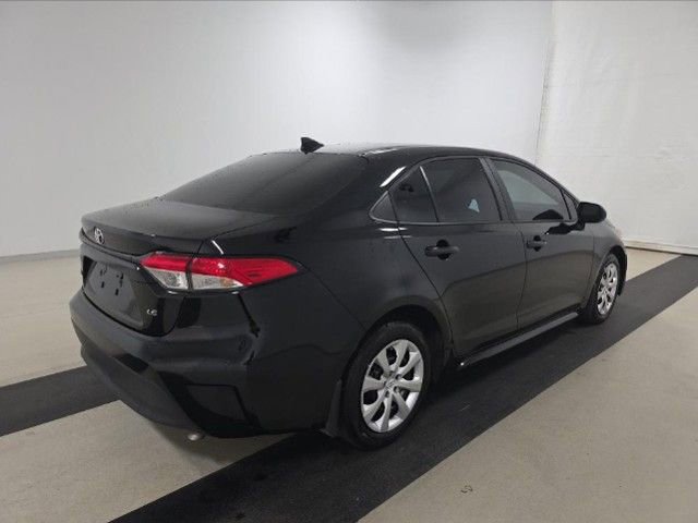 Used 2026 Toyota Corolla LE FWD image 3