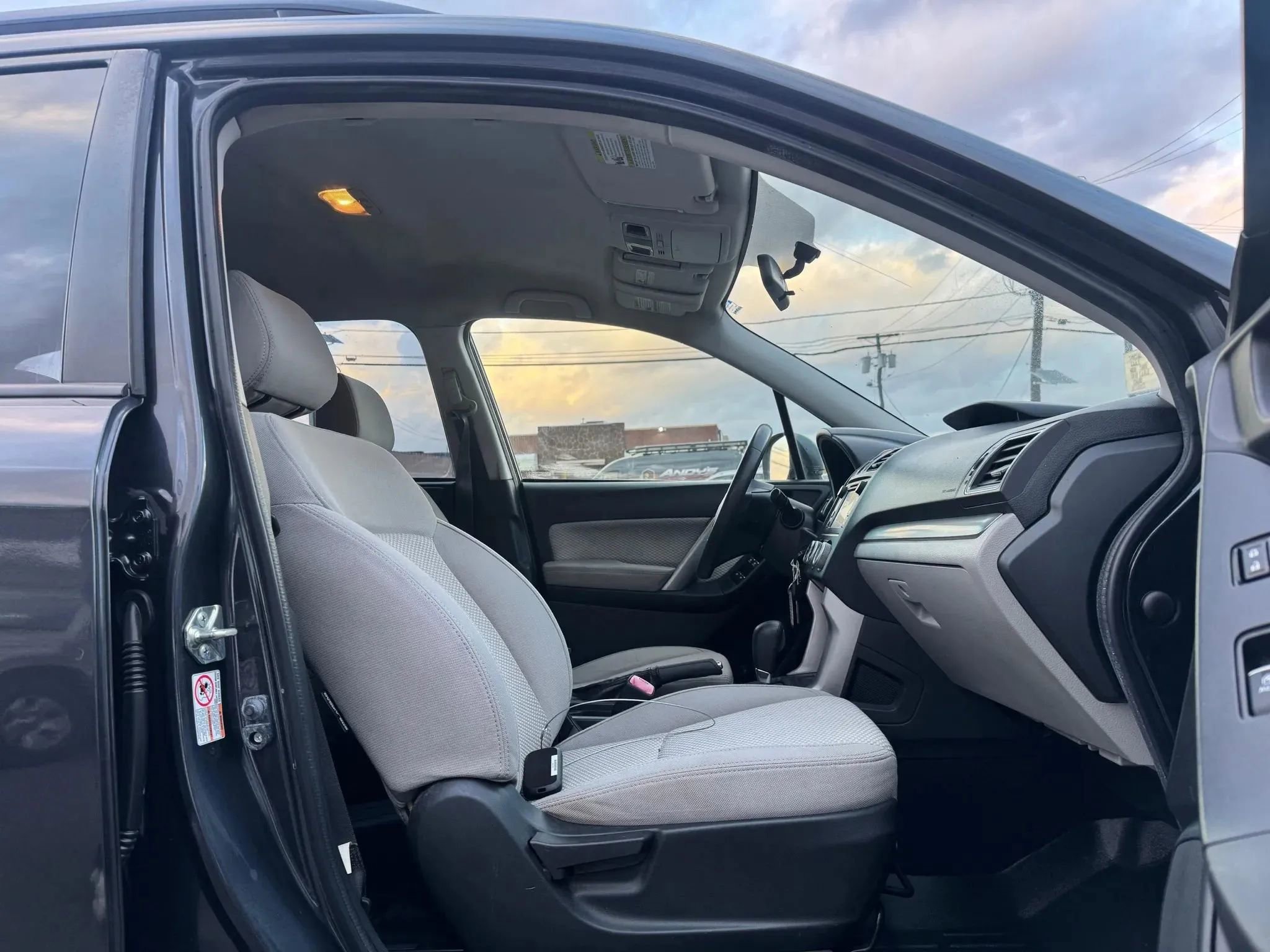 Used 2017 Subaru Forester 2.5i w/ Alloy Wheel Package AWD/4WD image 25