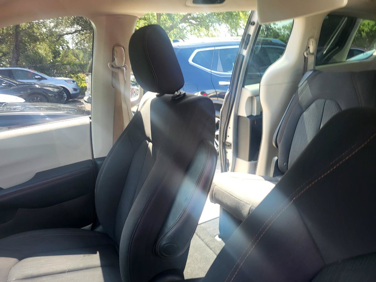 Used 2017 Chrysler Pacifica Touring w/ Tire & Wheel Group FWD image 67