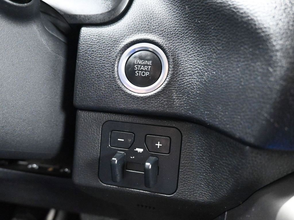 Used 2022 Toyota Tundra SR5 w/ SR5 Convenience Package image 32